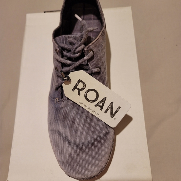 Shoes - Picture 2 of 3